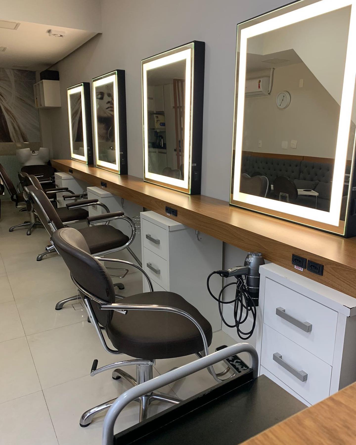 Salão de Beleza na Barra da Tijuca – Boutique dos Fios e Unhas Salão de Beleza na Barra da Tijuca – Boutique dos Fios e Unhas