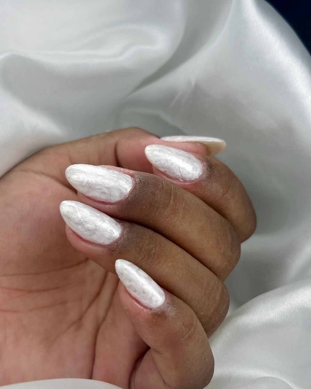 Trabalho de unhas impecáveis realizado na Boutique dos Fios e Unhas